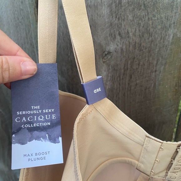Cacique Lane Bryant NWT Max Boost Plunge Bra Size 36D - Picture 4 of 7